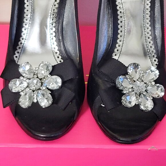 Betsey Johnson Calais Italian Leather Peep Toe Heels Crystal Flowers. Size 9 - Picture 2 of 7